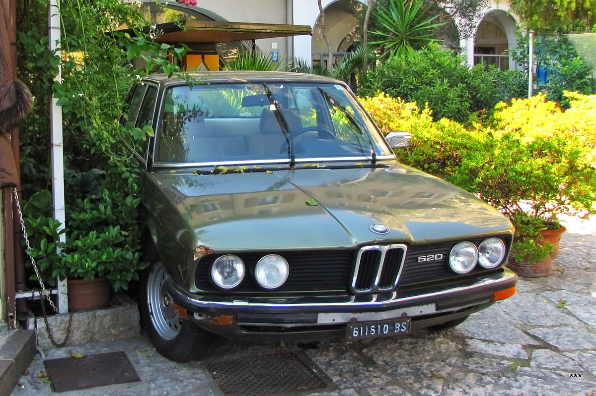 Италия, № 611610 BS — BMW 5 Series (E12) '72-81