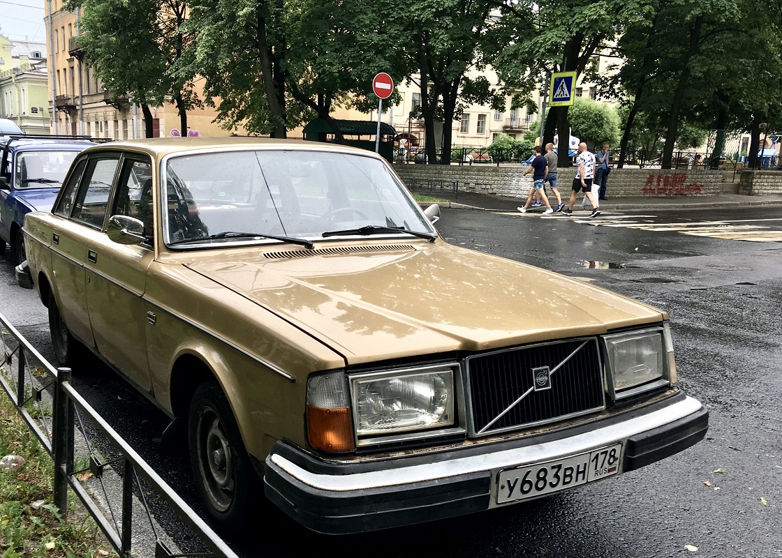 Санкт-Петербург, № У 683 ВН 178 — Volvo 244 GL '79-81
