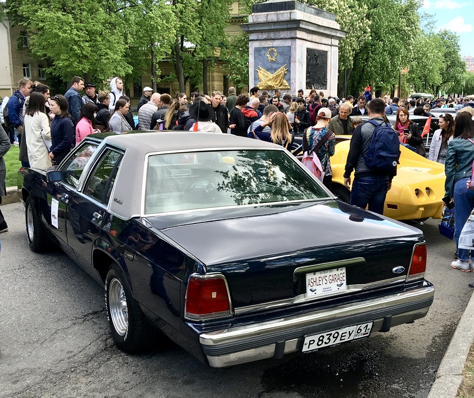 Ростовская область, № Р 839 ЕУ 61 — Ford LTD Crown Victoria '88-91; Санкт-Петербург — Международный транспортный фестиваль "SPb TransportFest 2021"