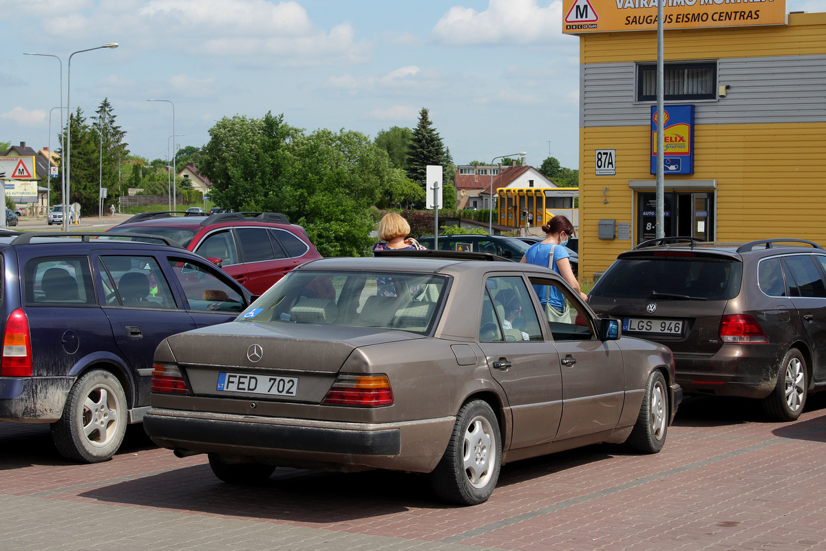 Литва, № FED 702 — Mercedes-Benz (W124) '84-96