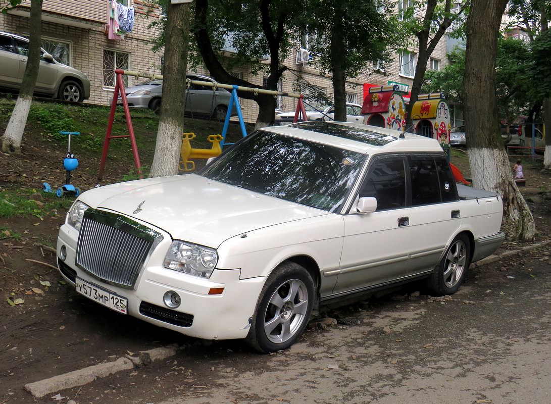 Приморский край, № У 573 МР 125 — Toyota Crown (S130) '87-91