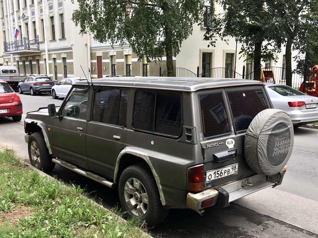 Санкт-Петербург, № О 156 РВ 98 — Nissan Patrol/Safari  (Y60) '87-97