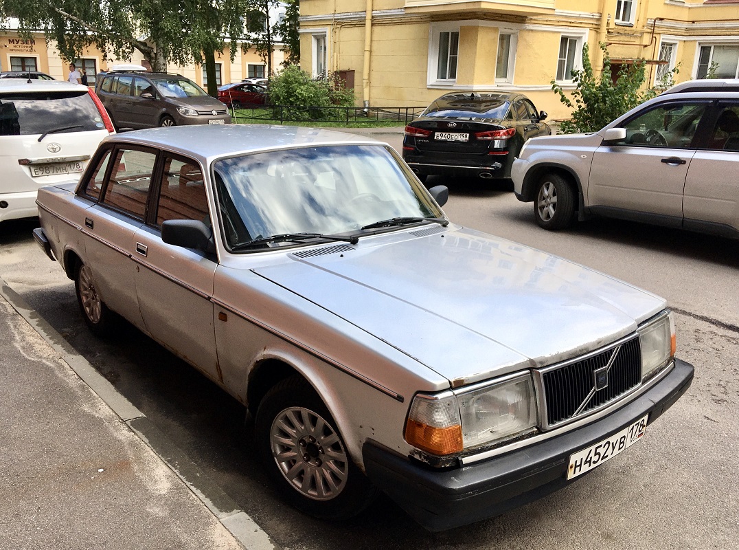 Санкт-Петербург, № Н 452 УВ 178 — Volvo 240 Series (общая модель)