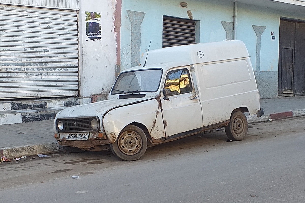 Алжир, № 02790 378 31 — Renault 4 F6 '61-88