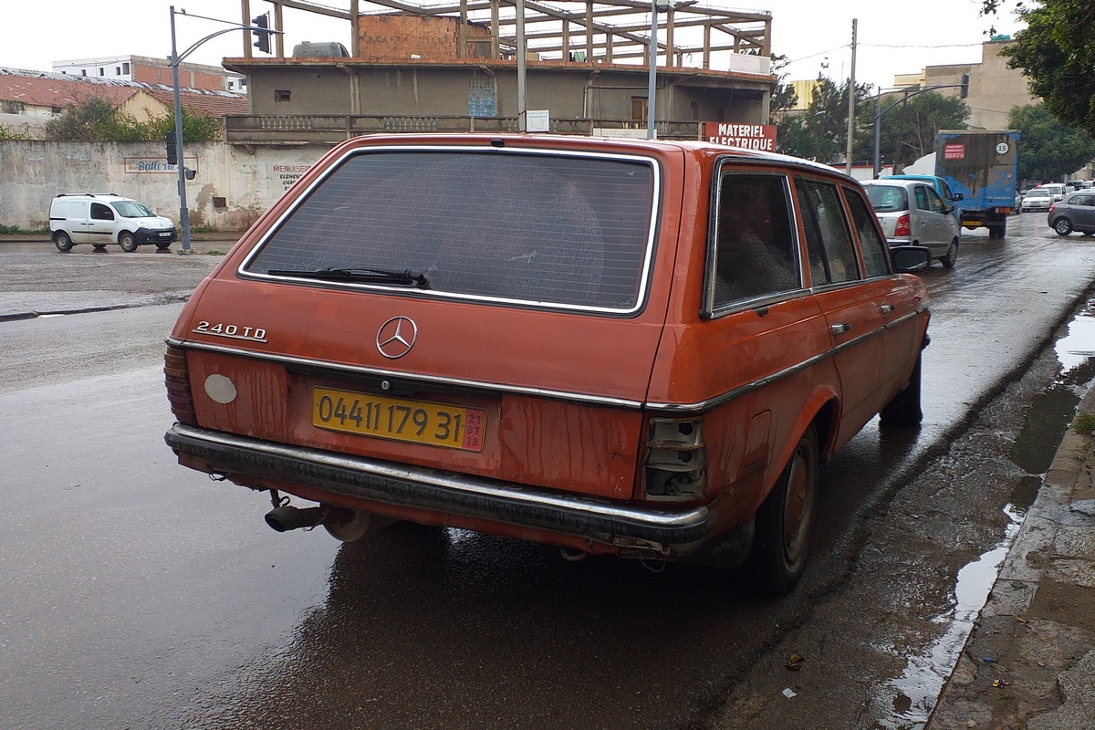 Алжир, № 04411 179 31 — Mercedes-Benz (S123) '77-86