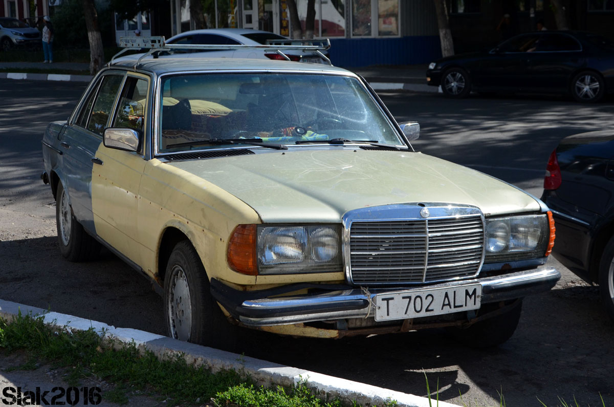 Северо-Казахстанская область, № T 702 ALM — Mercedes-Benz (W123) '76-86