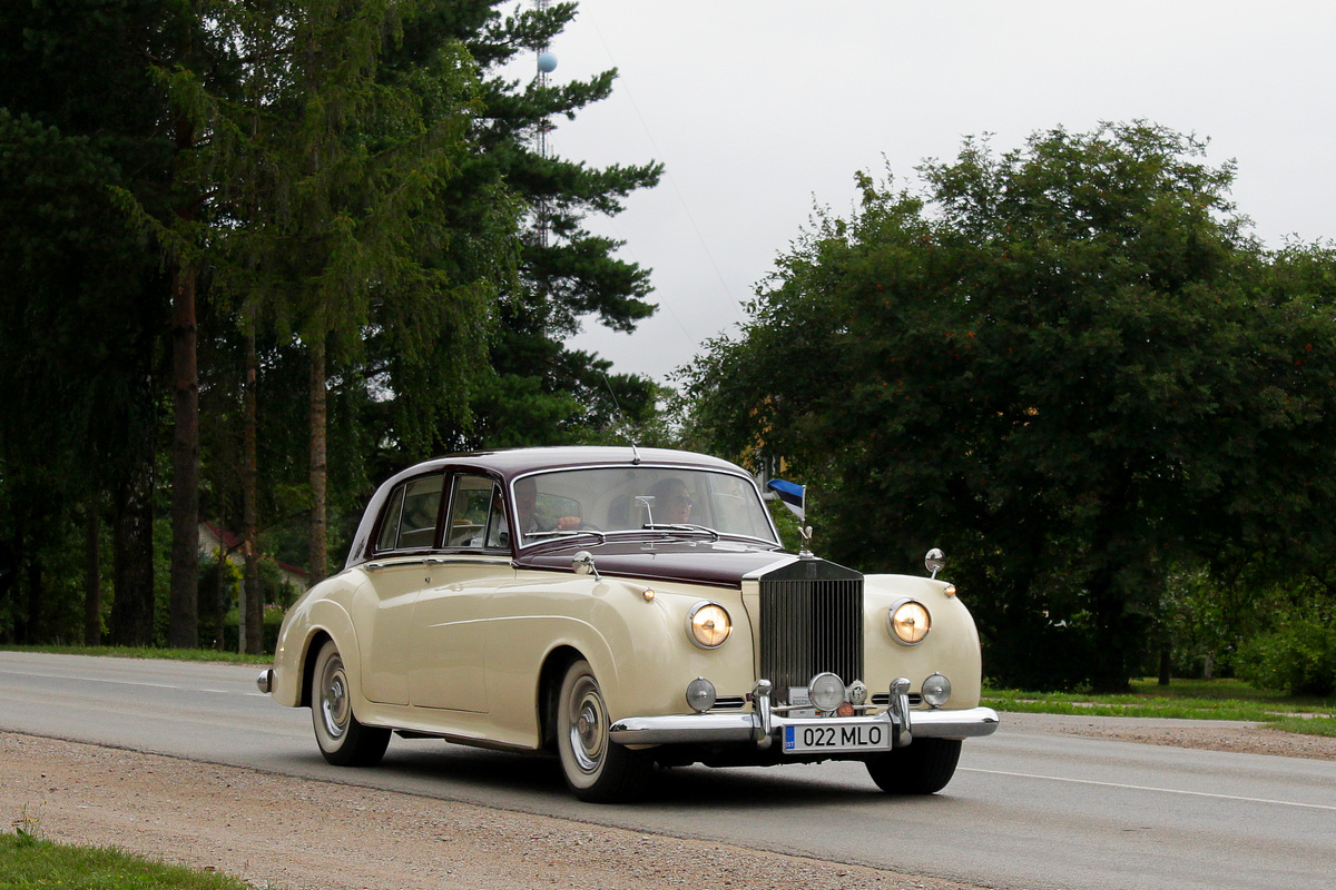 Эстония, № 022 MLO — Rolls-Royce Silver Cloud II '59-62; Литва — Nesenstanti klasika 2021