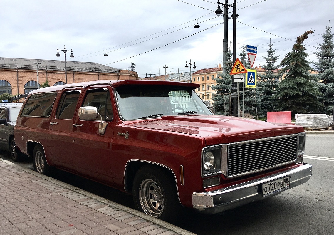 Санкт-Петербург, № О 720 РВ 98 — Chevrolet Suburban (7G) '73-91