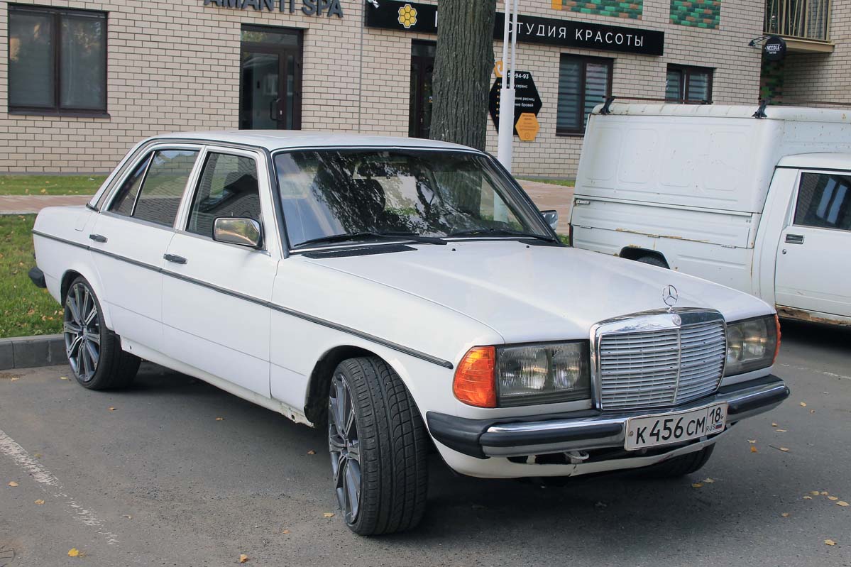 Удмуртия, № К 456 СМ 18 — Mercedes-Benz (W123) '76-86