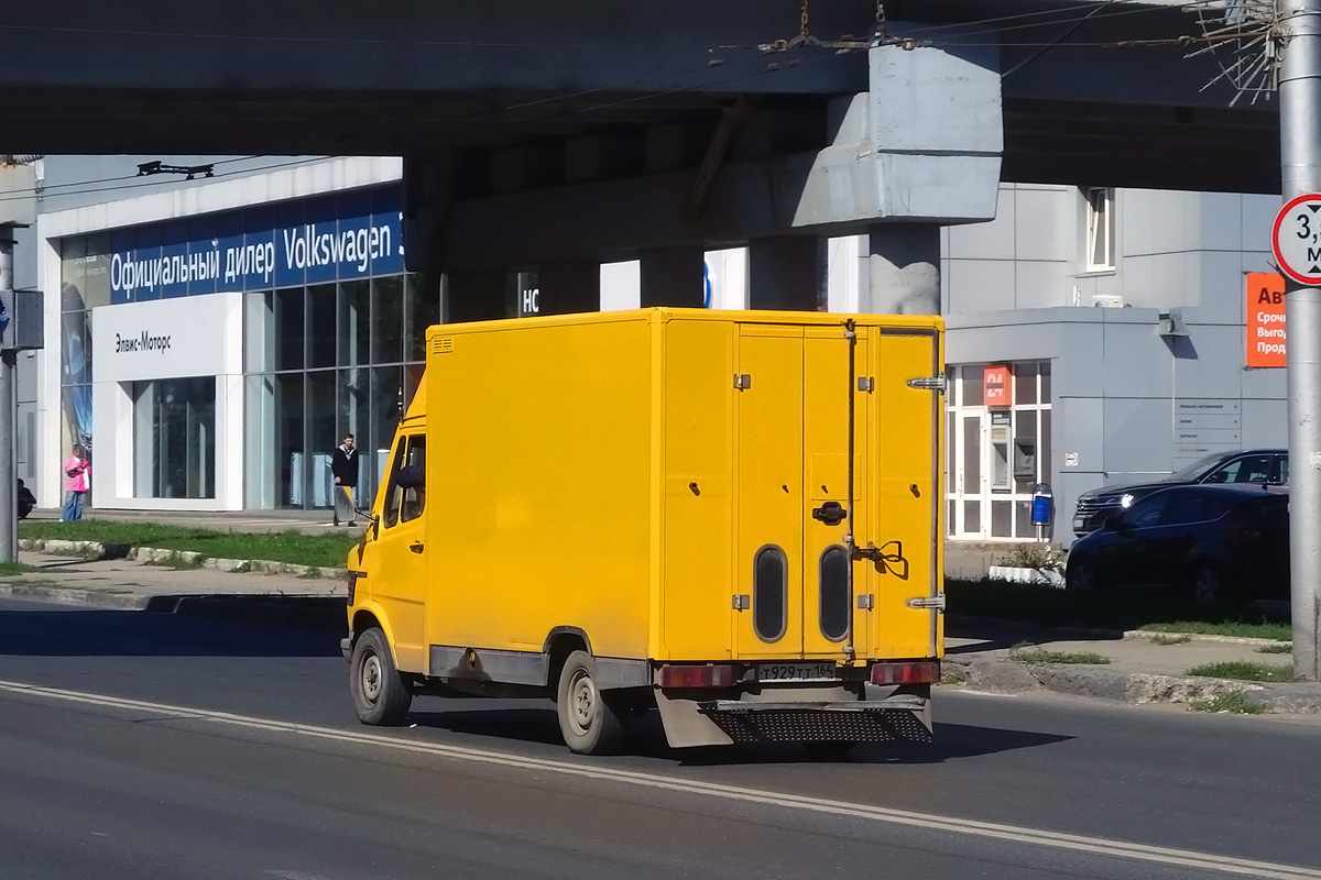 Саратовская область, № Т 929 ТТ 164 — Mercedes-Benz T1 '76-96