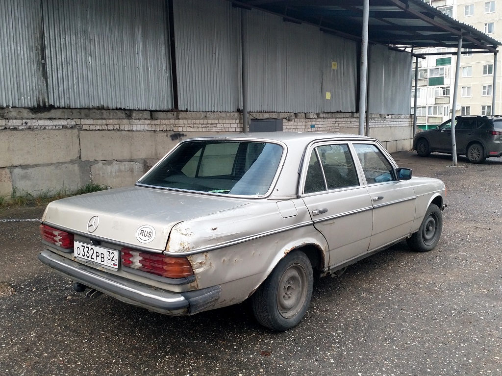 Тверская область, № О 332 РВ 32 — Mercedes-Benz (W123) '76-86