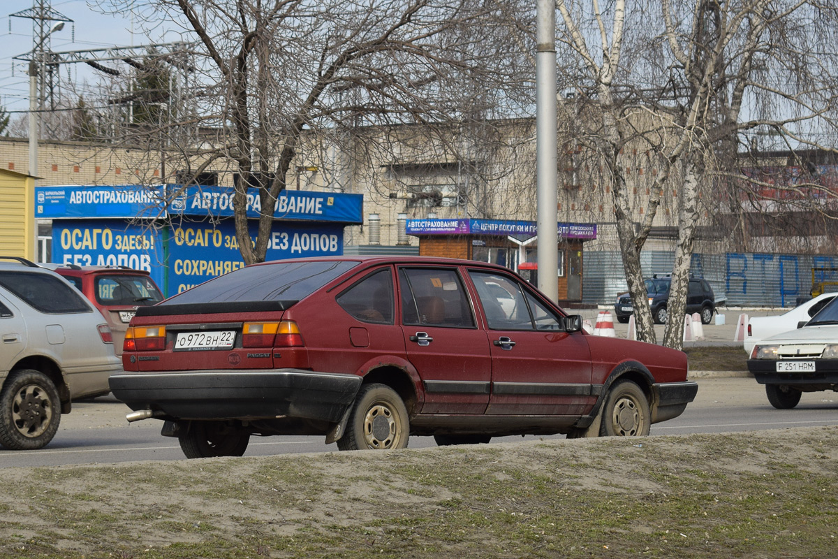 Алтайский край, № О 972 ВН 22 — Volkswagen Passat (B2) '80-88
