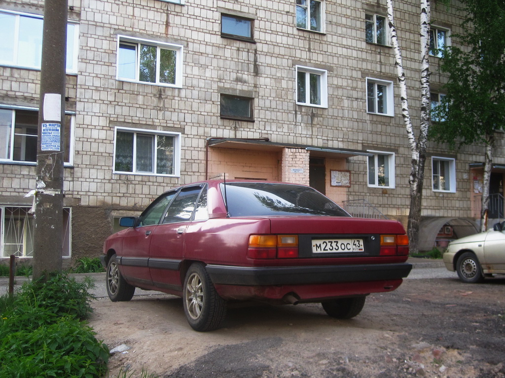Кировская область, № М 233 ОС 43 — Audi 100 (C3) '82-91