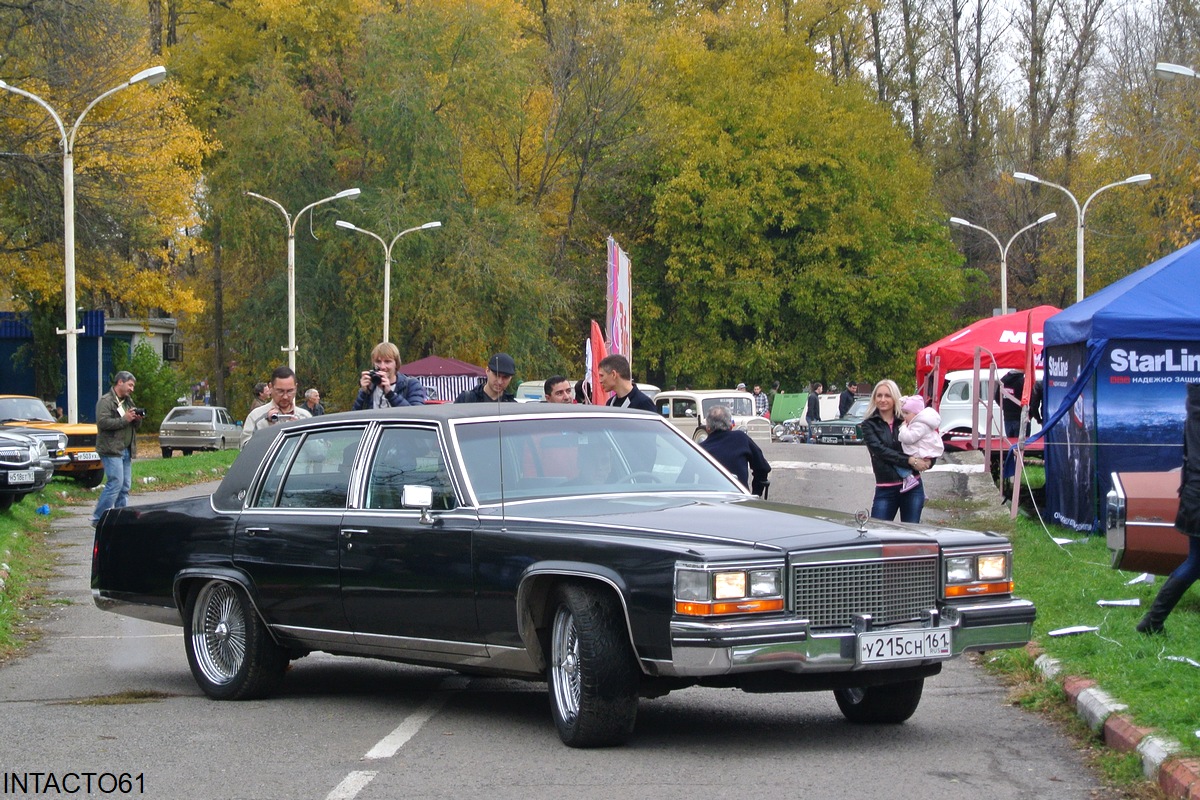 Ростовская область, № У 215 СН 161 — Cadillac Fleetwood Brougham '77-86