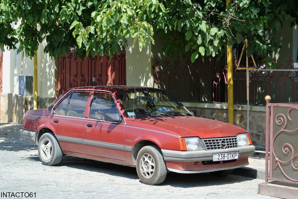 Крым, № 238-07 КР — Opel Ascona (C) '81-88