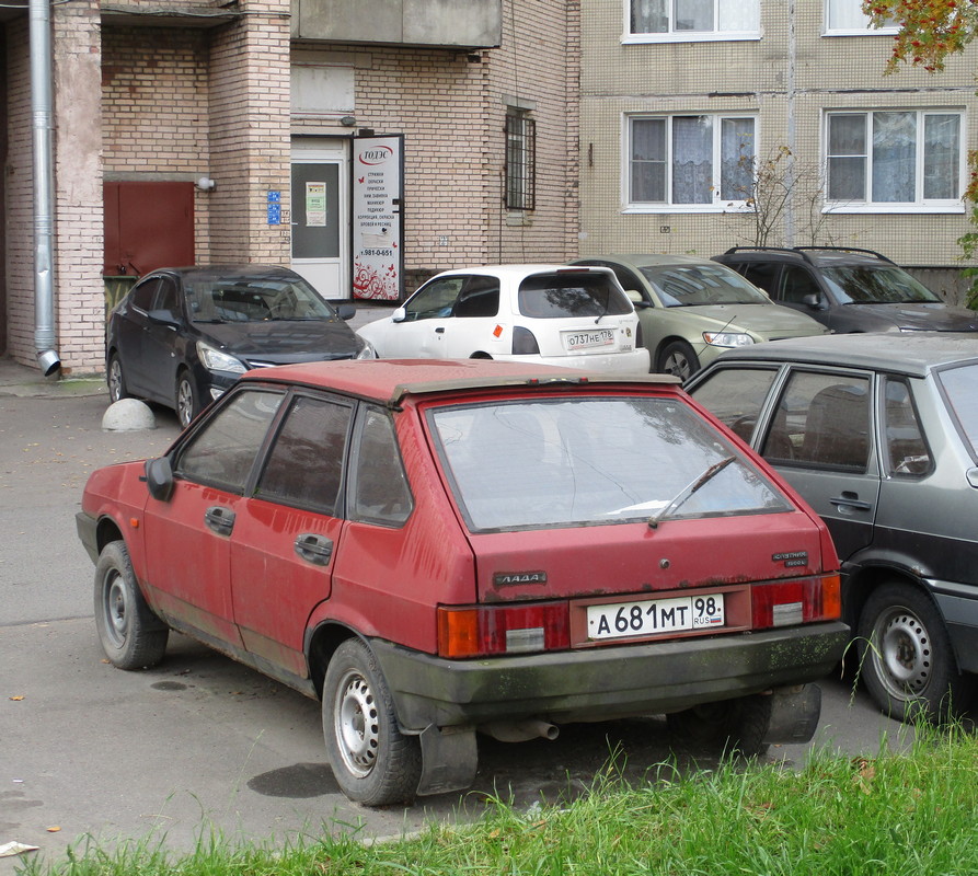 Санкт-Петербург, № А 681 МТ 98 — ВАЗ-21093 '88-93