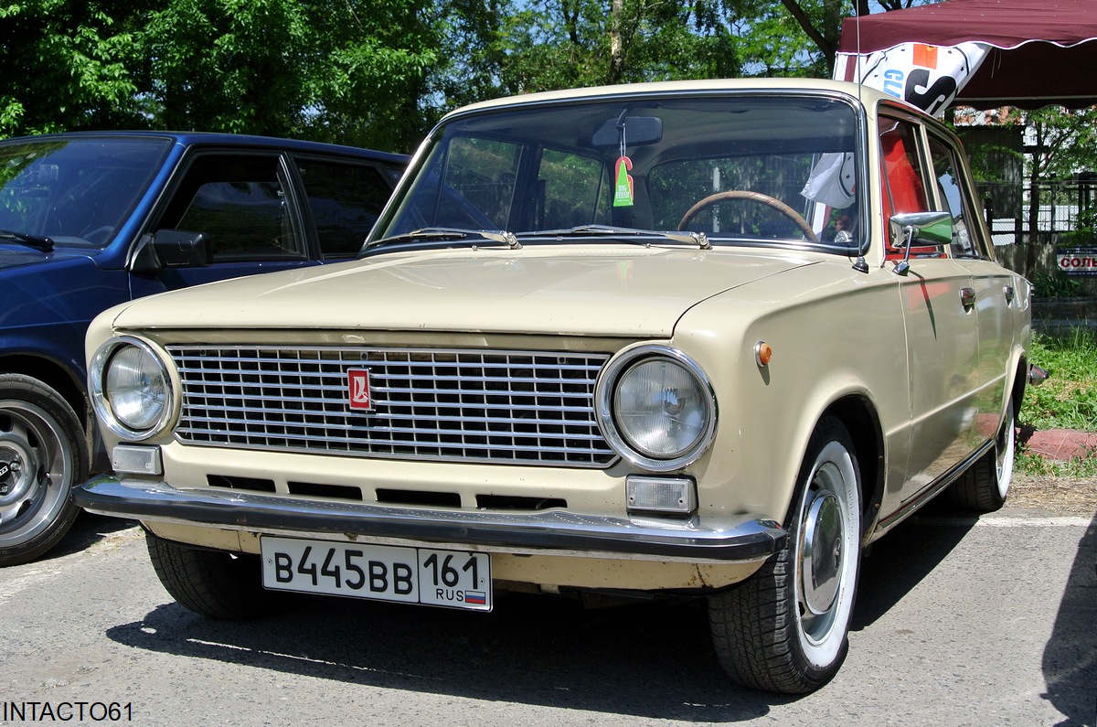 Ростовская область, № В 445 ВВ 161 — ВАЗ-21013 '77-88; Ростовская область — Retro Motor Show_2014