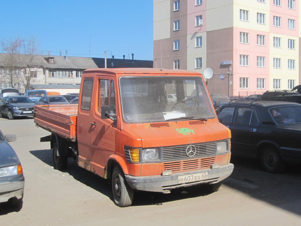 Кировская область, № Н 607 ЕХ 43 — Mercedes-Benz T1 '76-96