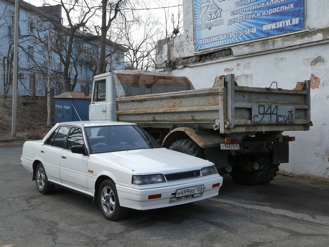 Приморский край, № Н 499 ВЕ 125 — Nissan Skyline (R31) '85-89; Приморский край — Встречи клуба ретро и тюнинговых автомобилей «Иноходец»