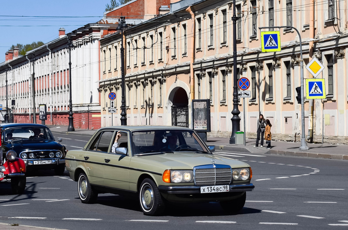 Санкт-Петербург, № Х 134 ВС 98 — Mercedes-Benz (W123) '76-86; Санкт-Петербург — Международный транспортный фестиваль "SPb TransportFest 2022"
