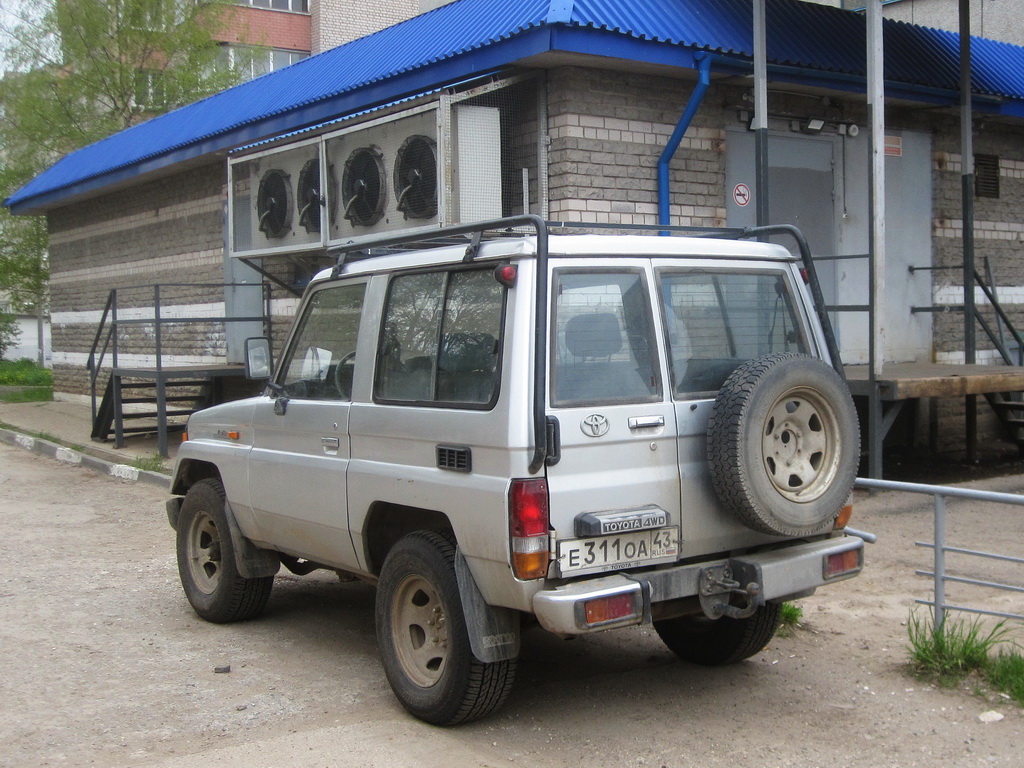 Кировская область, № Е 311 ОА 43 — Toyota Land Cruiser (J70) (light) '85-90