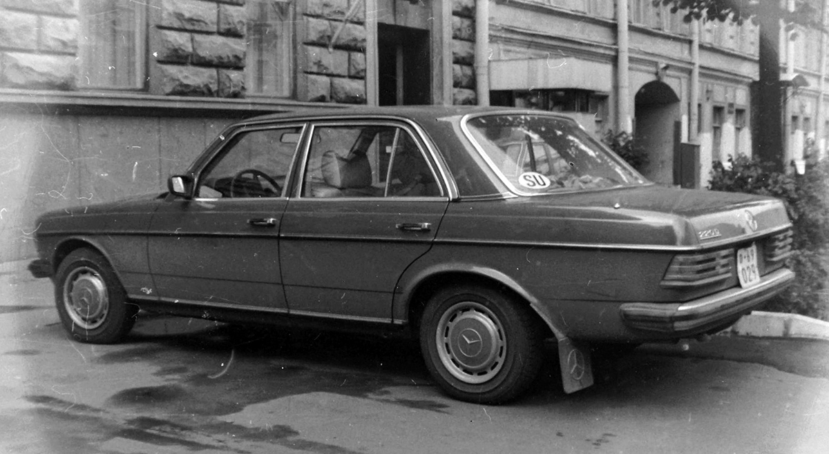 Санкт-Петербург, № D-69-029 — Mercedes-Benz (W123) '76-86; Санкт-Петербург — Старые фотографии