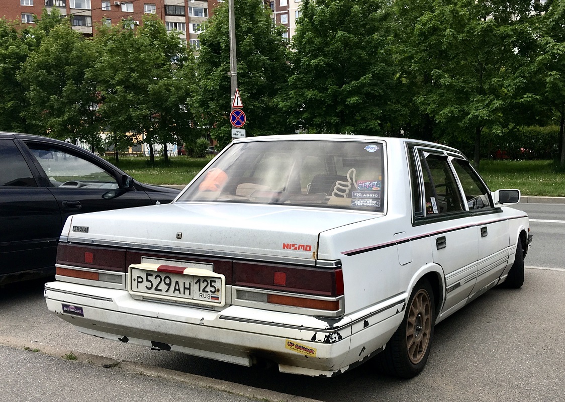 Приморский край, № Р 529 АН 125 — Nissan Laurel (C32) '84-93