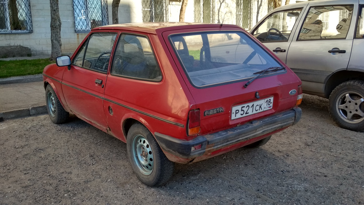 Удмуртия, № Р 521 СК 18 — Ford Fiesta MkI '76-83