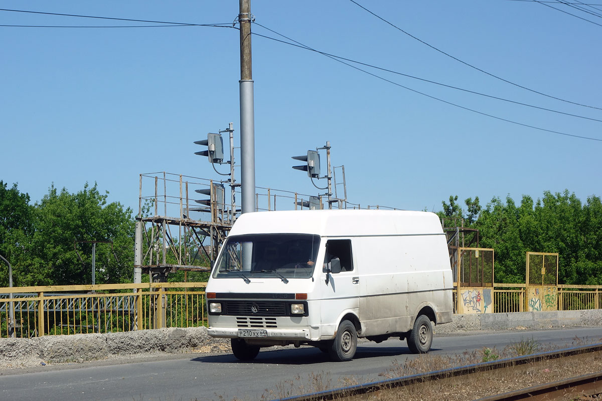 Саратовская область, № Р 210 ХХ 64 — Volkswagen LT '75-96