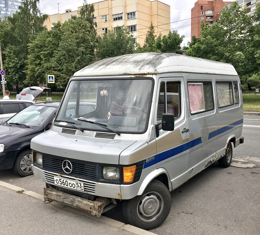 Новгородская область, № О 560 ОО 53 — Mercedes-Benz T1 '76-96