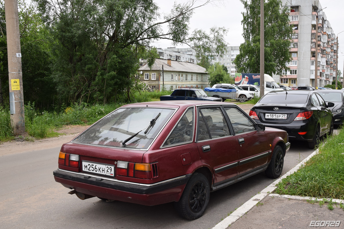 Архангельская область, № М 256 КН 29 — Nissan Stanza (T11) '81-86