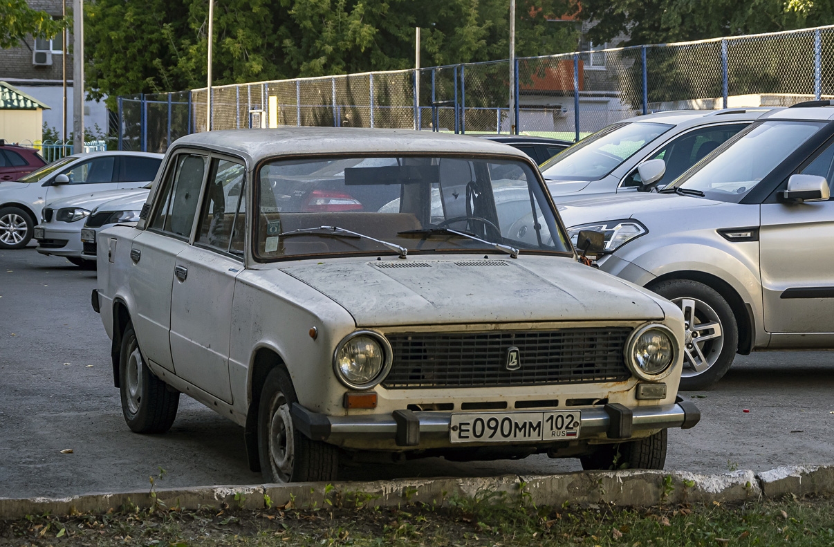 Башкортостан, № Е 090 ММ 102 — ВАЗ-21013 '77-88