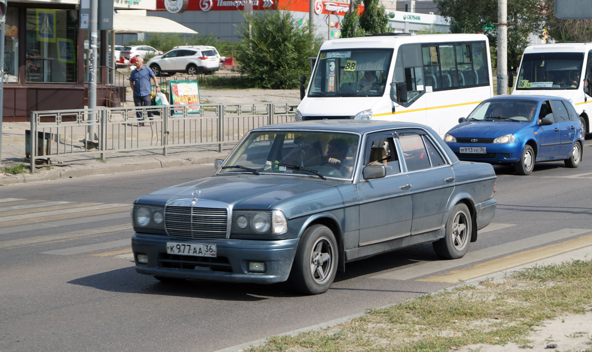 Воронежская область, № К 977 АА 36 — Mercedes-Benz (W123) '76-86