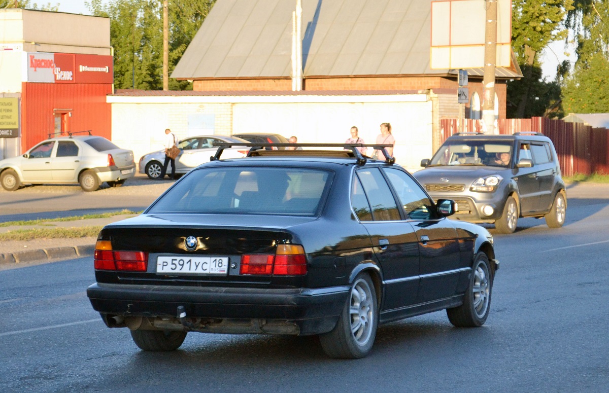 Удмуртия, № Р 591 УС 18 — BMW 5 Series (E34) '87-96