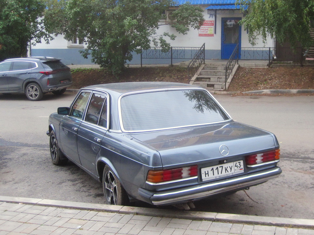 Кировская область, № Н 117 КУ 43 — Mercedes-Benz (W123) '76-86