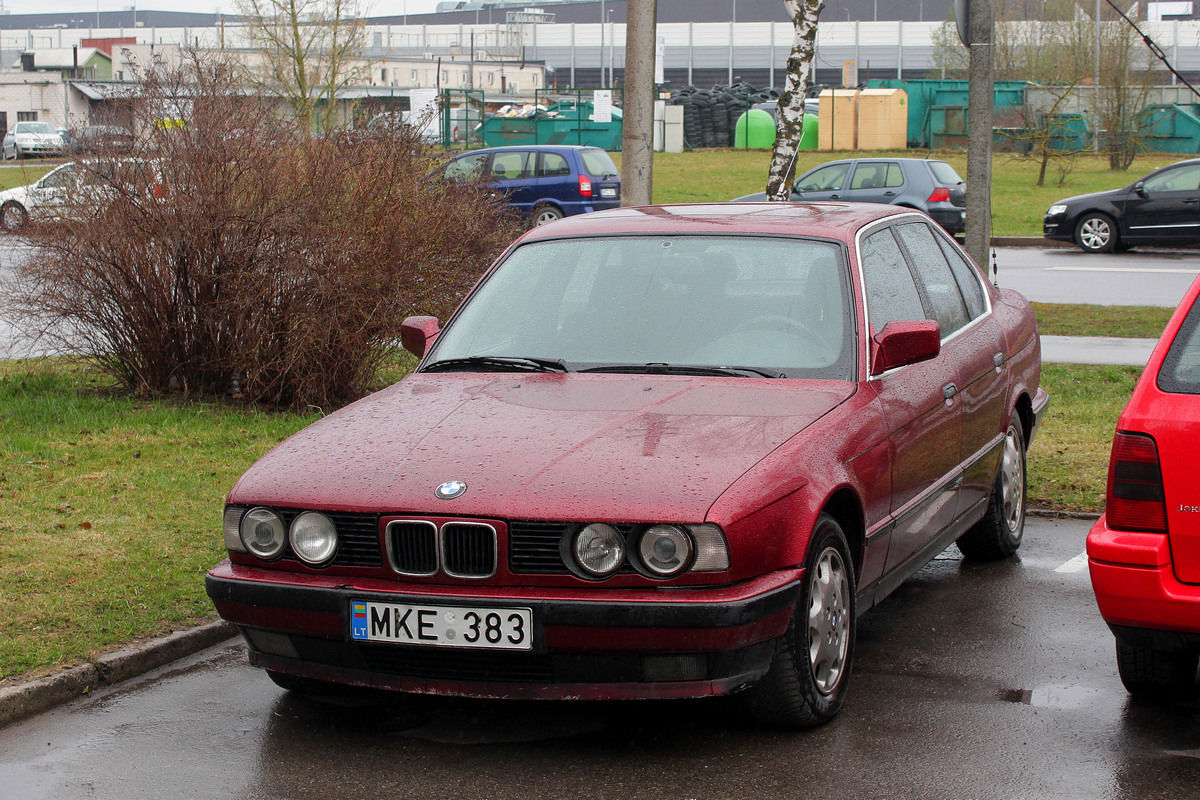 Литва, № MKE 383 — BMW 5 Series (E34) '87-96