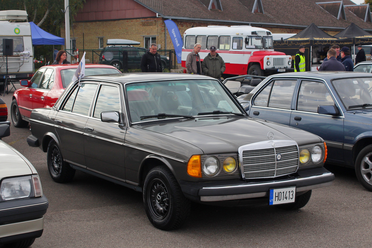 Литва, № H01413 — Mercedes-Benz (W123) '76-86; Литва — Retro mugė 2022 ruduo