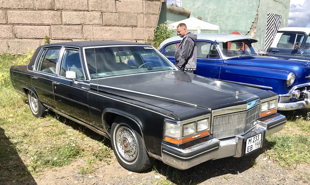 Санкт-Петербург, № М 233 ЕВ 198 — Cadillac Brougham '87-89; Санкт-Петербург — Фестиваль ретротехники "Фортуна"