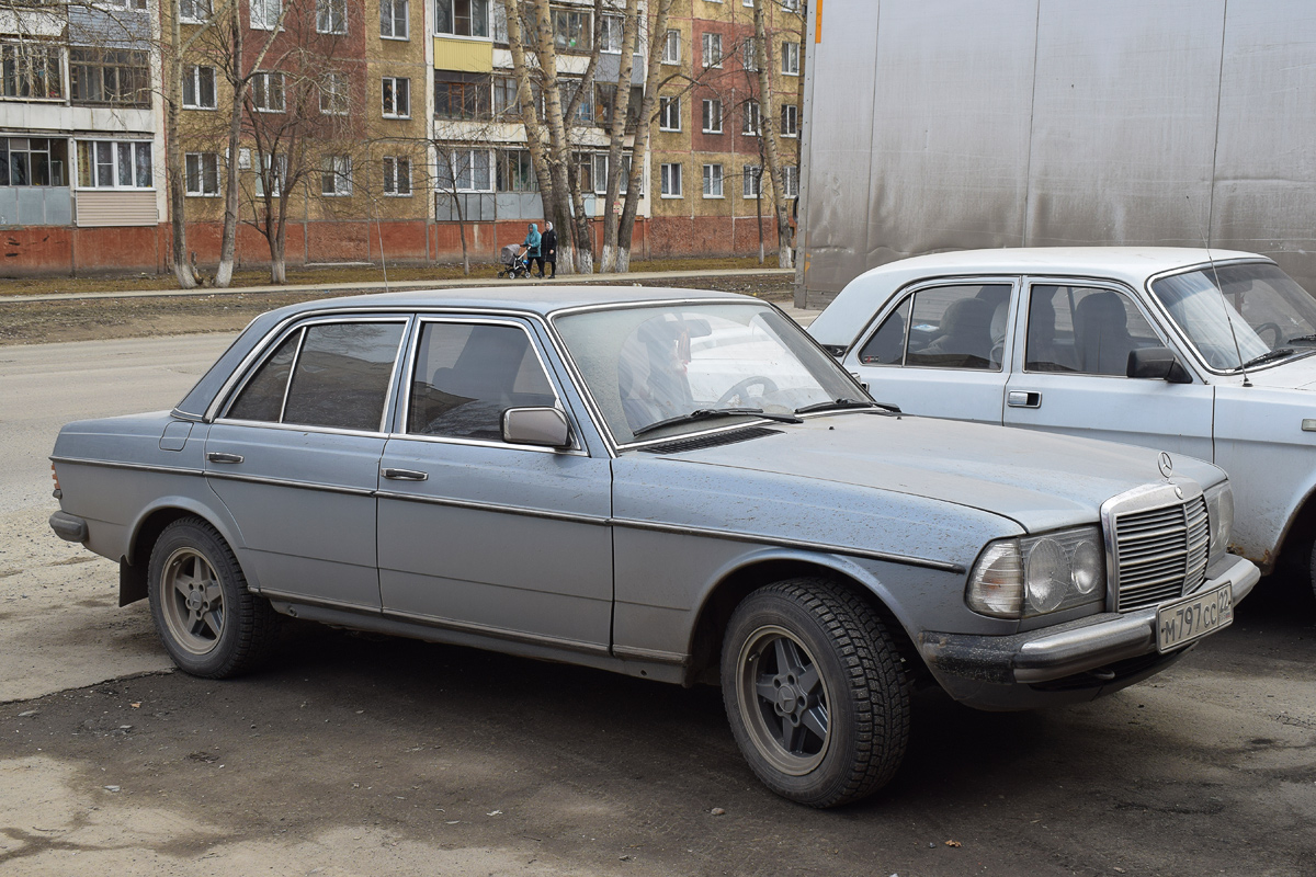 Алтайский край, № М 797 СС 22 — Mercedes-Benz (W123) '76-86