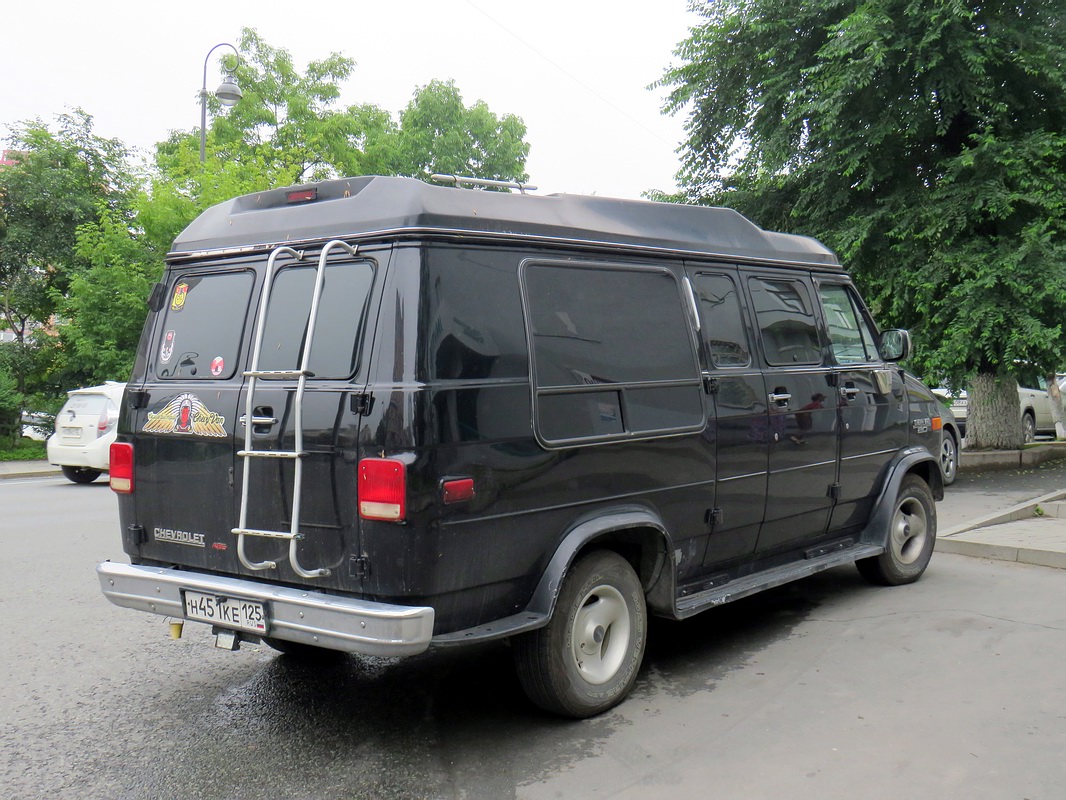 Приморский край, № Н 451 КЕ 125 — Chevrolet Van (3G) '71-96