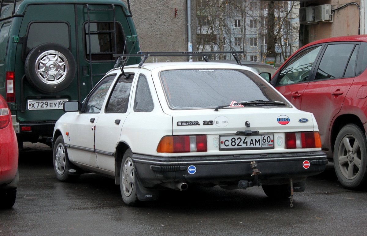 Псковская область, № С 824 АМ 60 — Ford Sierra MkI '82-87