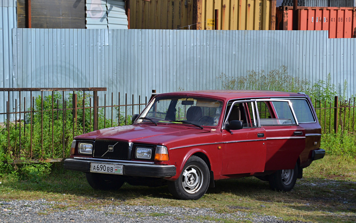 Абхазия, № А 690 ВВ — Volvo 245 '75-93