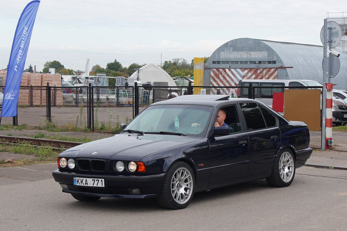 Литва, № KKA 771 — BMW 5 Series (E34) '87-96; Литва — Retro mugė 2022 ruduo