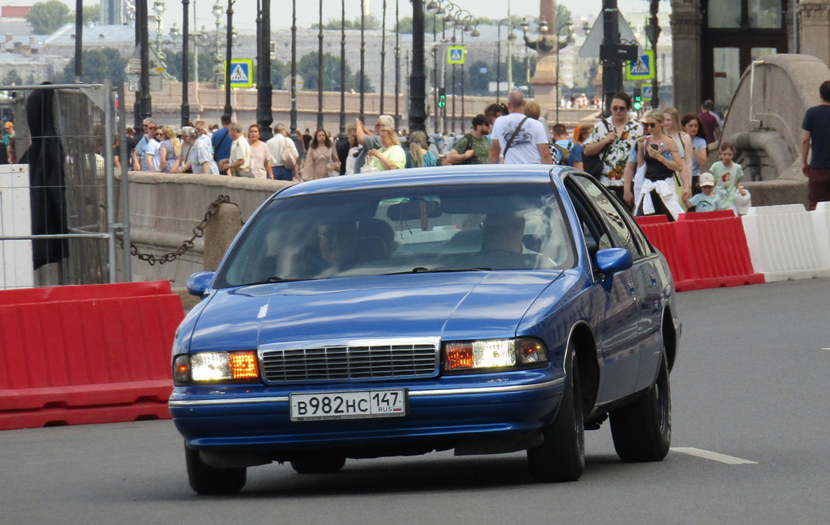 Ленинградская область, № В 982 НС 147 — Chevrolet Caprice (4G) '90-96