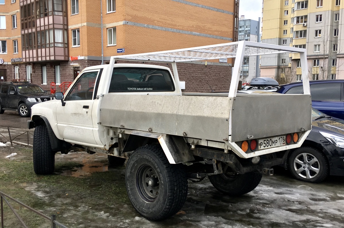 Санкт-Петербург, № Р 580 МР 178 — Toyota Hilux (N50/N60/N70) '83-97