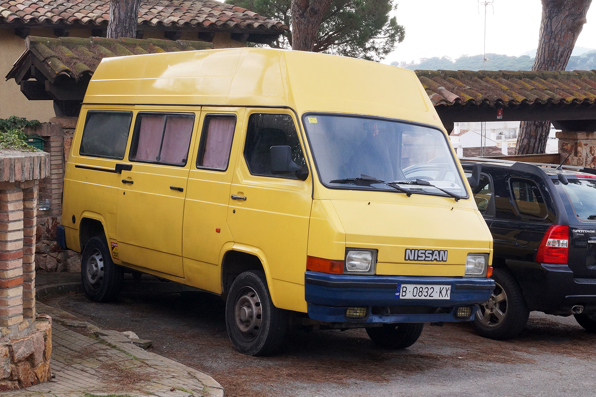 Испания, № B 0832 KX — Nissan Trade '86-01