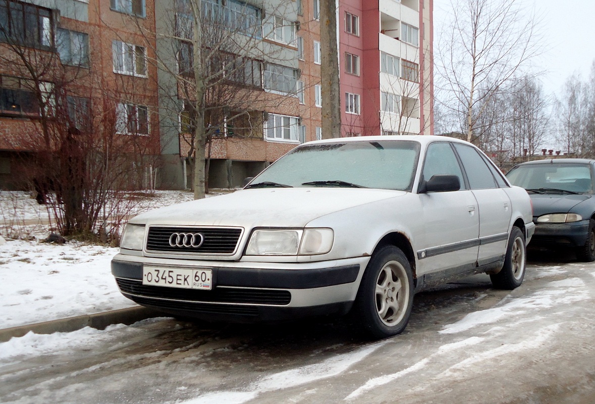 Псковская область, № О 345 ЕК 60 — Audi 100 (C4) '90-94