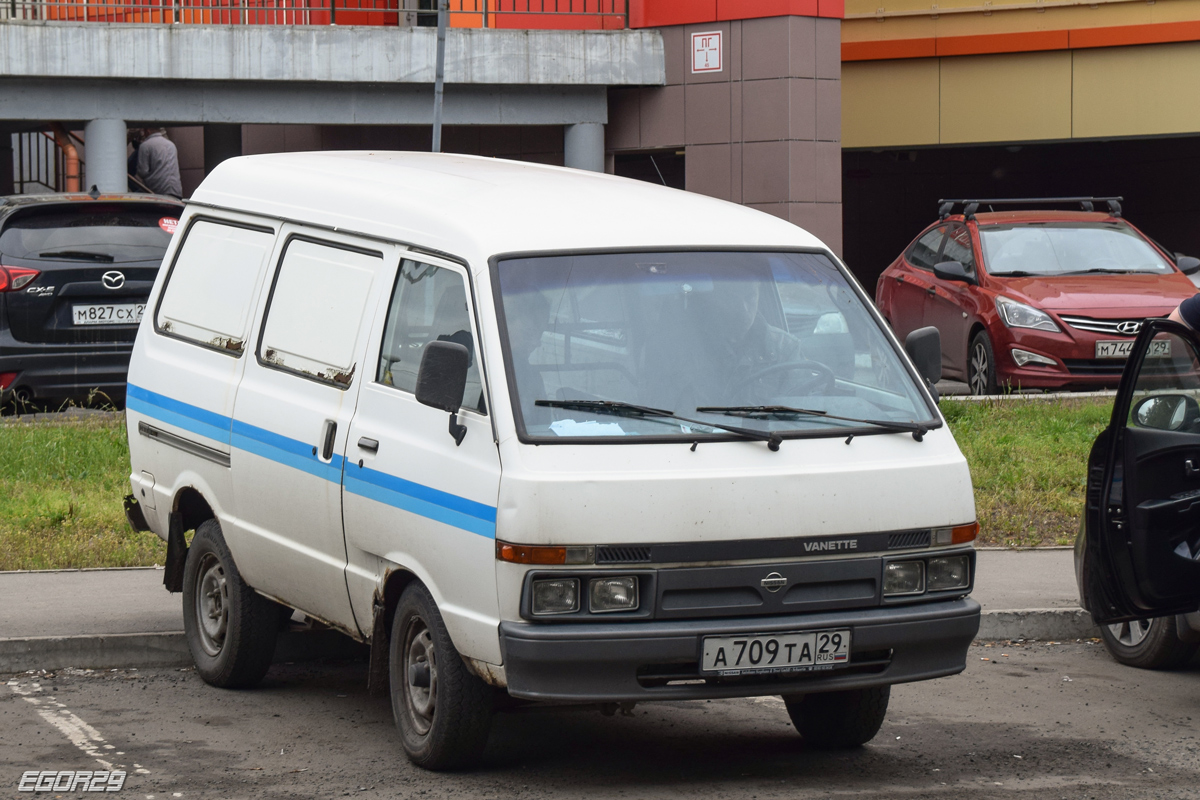 Архангельская область, № А 709 ТА 29 — Nissan Vanette Largo (C22) '85-94