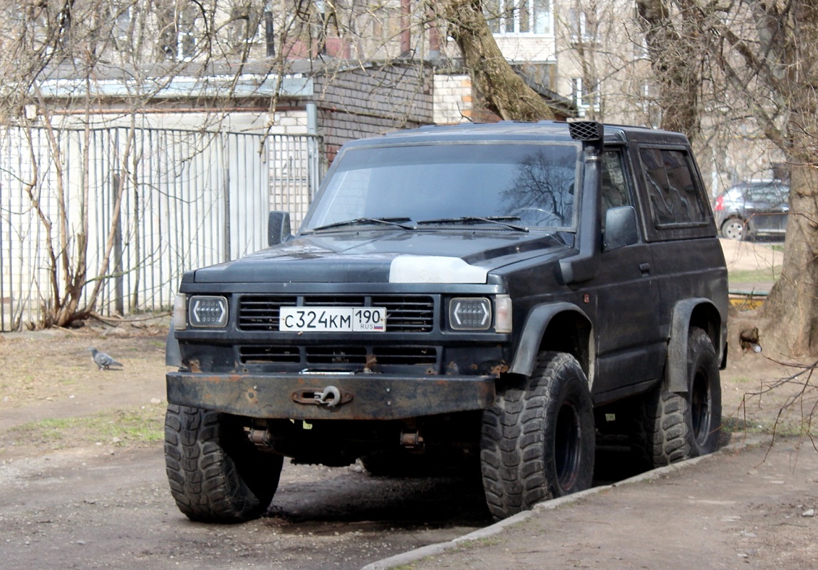 Псковская область, № С 324 КМ 190 — Nissan Patrol (160/260) '86-94