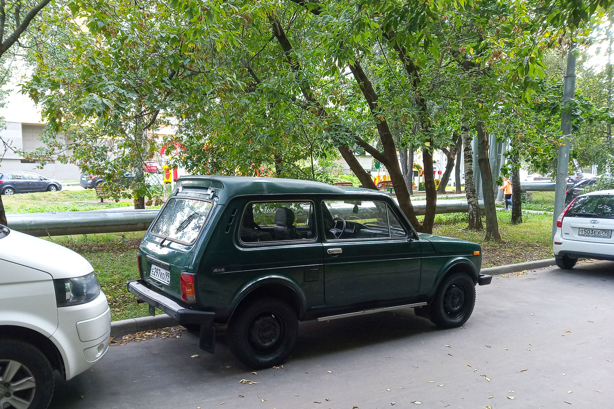 Moscow, # Е 297 КО 99 — VAZ-212180 Fora '96-11